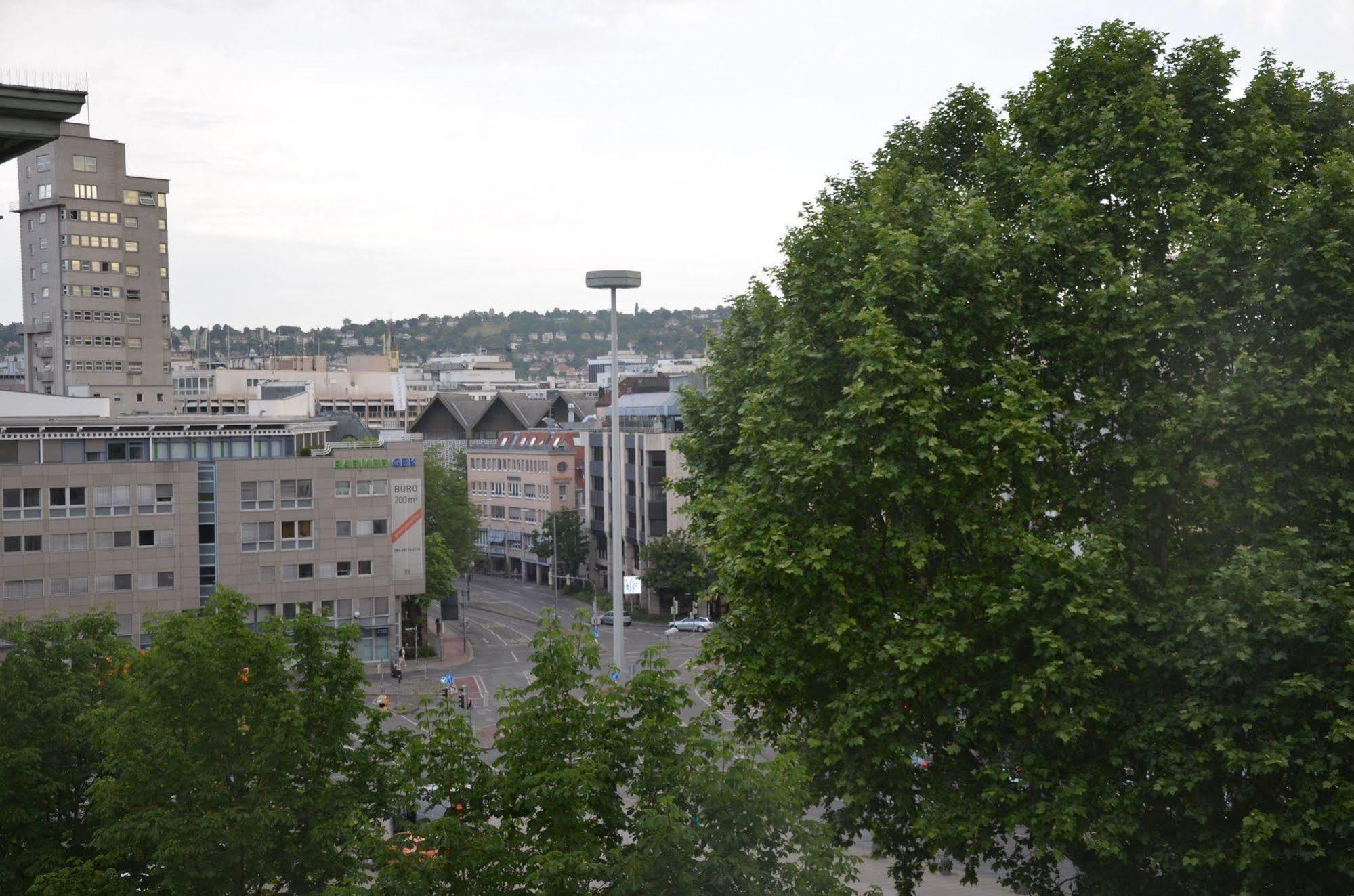 Hotel Am Wilhelmsplatz Stuttgart Exterior photo